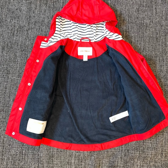 Joe Fresh Raincoat - Picture 2 of 3